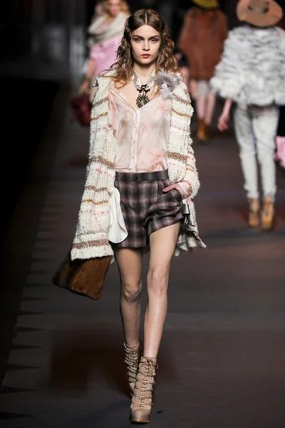 Look 20